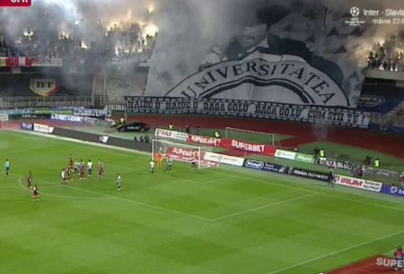 Atmosferă de neuitat în derby-ul Clujului! Coregrafia „Șepcilor Roșii”