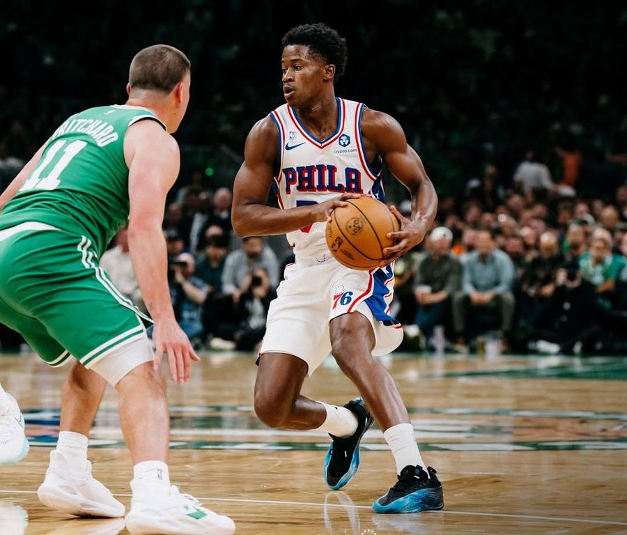 V. J Edgecombe la debutul în NBA Debutul secolului în NBA: noua senzație din baschetul american a bătut toate recordurile