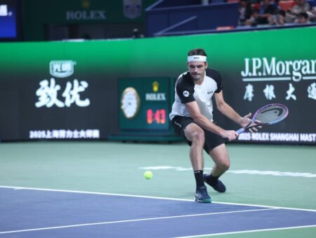 La două săptămâni după ce l-a învins pe Carlos Alcaraz, finalistul de la Tokyo a fost eliminat în turul 3 de la Shanghai.