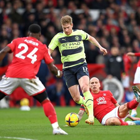 După 278 de meciuri în Premier League, a semnat cu o echipă din liga a treia din Emirate!