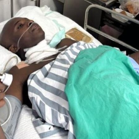 Imagine de pe patul de spital și vești despre Samuel Asamoah, fost jucător al FCU Craiova: „Riscă să rămână paralizat”