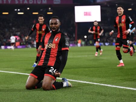 Tânărul care a abandonat fotbalul la 15 ani este acum o mare vedetă în Premier League.
