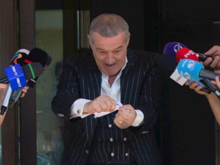„Becali a reziliat contractul” » Scandal uriaș cu patronul FCSB: nu au comunicat timp de 5 ani
