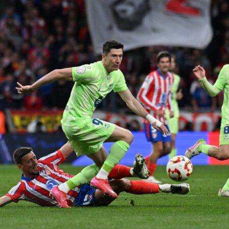 În conflict cu Barcelona, Lewandowski ar putea face transferul la Madrid!