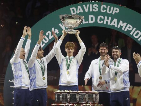 Jannik Sinner se retrage din Cupa Davis, Carlos Alcaraz va participa