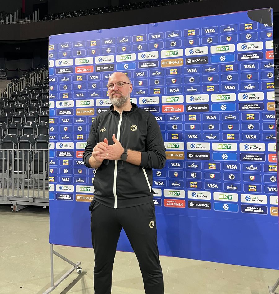 Mihai Silvășan, antrenorul lui U-BT Cluj-Napoca U-BT Cluj-Napoca – Umana Reyer Veneția, derby în grupa A a BKT EuroCup» Mihai Silvășan: „Ne este dor să jucăm acasă”