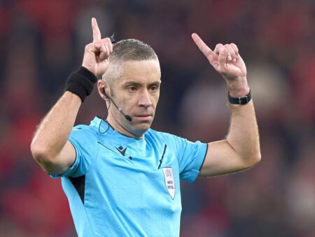 UEFA l-a numit pe Radu Petrescu să conducă cel mai important meci al etapei din Europa League