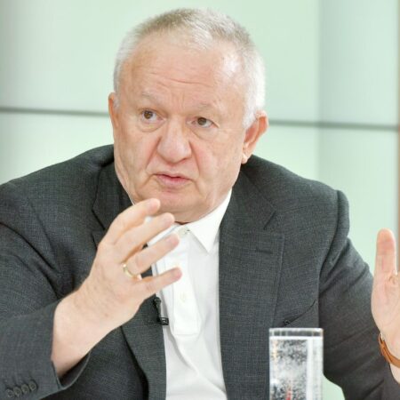 Porumboiu se implică în conflictele lui Rădoi