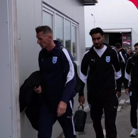 Metaloglobus vs. Univ. Craiova » Autocarul echipei gazdă a sosit la stadion