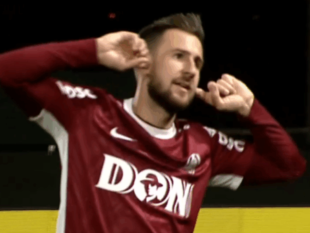 Le-a cerut fanilor să tacă, apoi a explodat la interviu: „Am renunțat la bani, să ne ofere respect!”