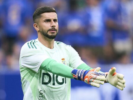 Debut de coșmar pentru Horațiu Moldovan » Portarul român a primit 4 goluri de la o echipă de Liga a 3-a!