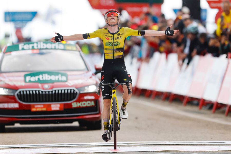 Jonas Vingegaard după o victorie de etapă în Turul Spaniei 2025 Jonas Vingegaard, cu ochii pe Il Giro 2026?: „Există ciclism și dincolo de Turul Franței”
