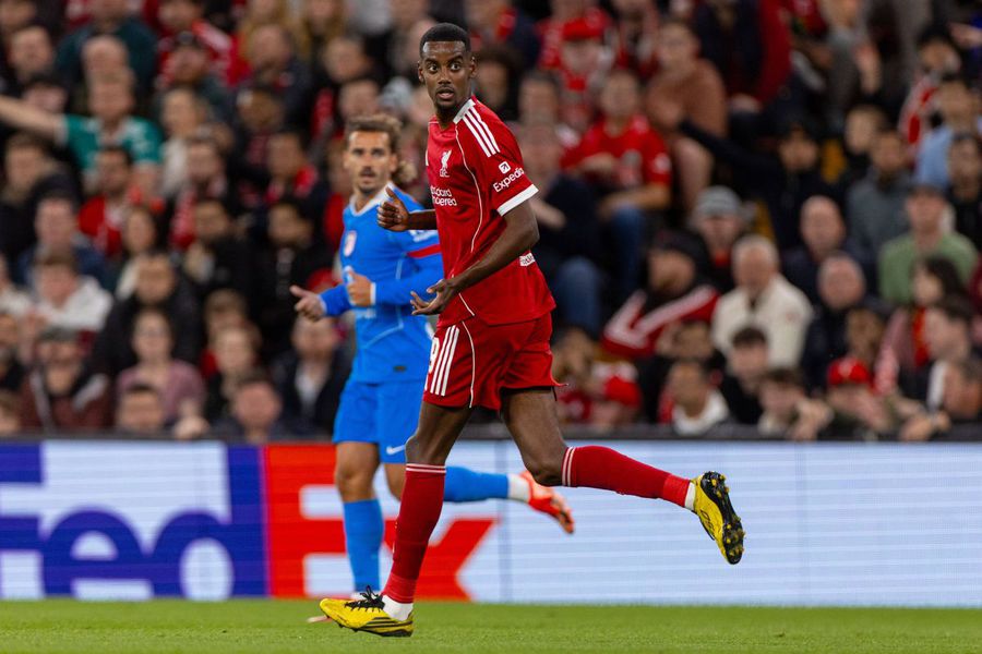 Alexander Isak în Liverpool - Atletico Madrid / Foto: Imago Arne Slot a transmis un mesaj jucătorului transferat pe o sumă record Liverpool: „Îl putem evalua corect”