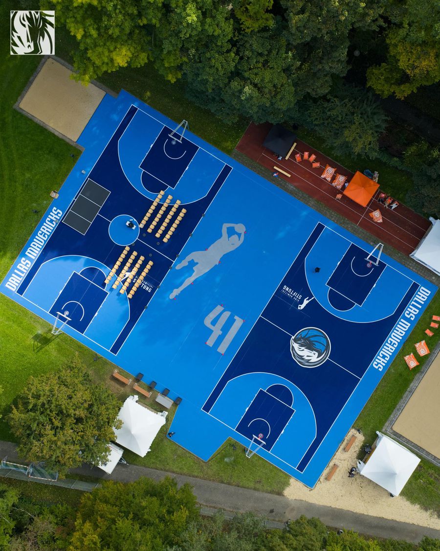 Dallas Mavericks a inaugurat un teren în Wurzburg, orașul natal al lui Dirk Nowitzki