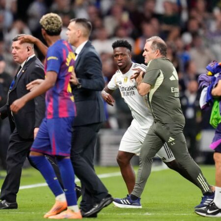 Vinicius și-a cerut iertare după scandalul din El Clasico: „Uneori, emoția mă copleșește”