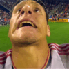 Imagini amuzante » Jucătorul s-a prăbușit în genunchi în fața arbitrului: „Te rog, nu!”