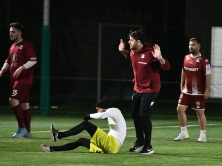 „E mai simplu să-i rupeți din nou mâna” / „Am încercat să marchez”