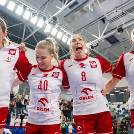 Cu cine se va confrunta pentru locul 2 în grupa de EHF Euro Cup la handbal feminin?