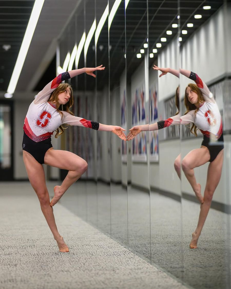 Ana Bărbosu îmbrăcată în costumul de gimnastică Start la Campionatele Mondiale de la Jakarta » România participă cu patru gimnaste, iar Sabrina Voinea este printre favoritele de la sol