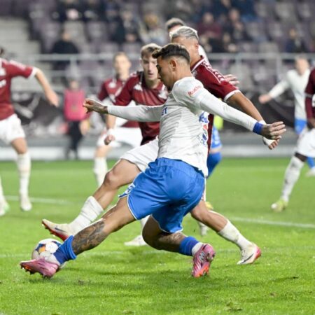 „E un atacant rar, dar are vina lui”