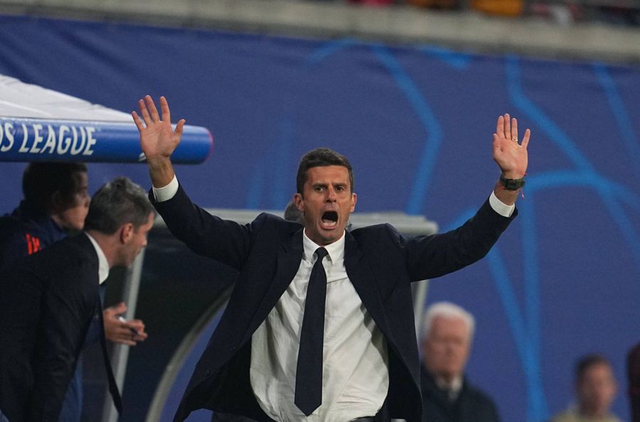 Thiago Motta a avut 42 de meciuri ca antrenor al lui Juventus, cu 18 succese, 6 remize și 8 eșecuri, golaveraj 65-46 Situație nemaiîntânită la Juventus: va avea 3 antrenori sub contract! » Cât o costă cei doi concediați în 7 luni