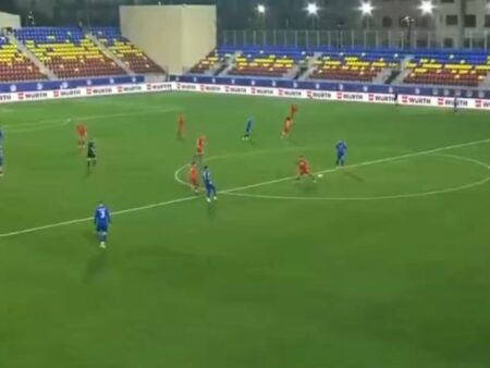 Cel mai spectaculos gol al serii a fost marcat de cea mai mică națională » Execuție minunată de la mijlocul terenului.