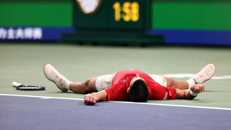 Novak Djokovic - „sferturi” la Shanghai în condiții dificile
