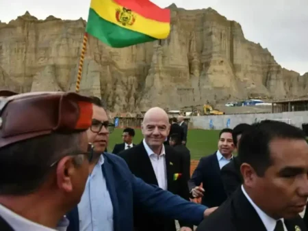 Infantino promite un Campionat Mondial în Bolivia, țara unde nimeni nu dorește să joace!
