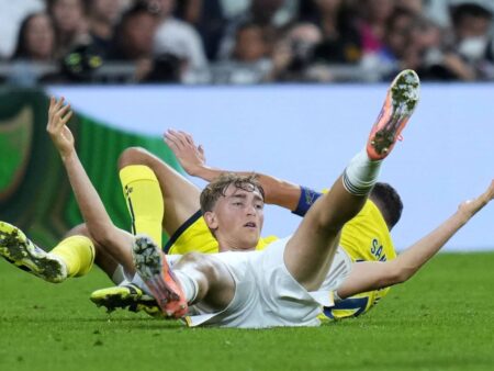 Huijsen s-a accidentat! » Stoperul spaniol părăsește lotul lui De la Fuente + Cât timp va lipsi de la Real Madrid