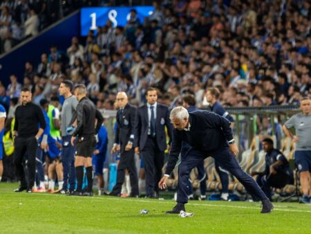 Haos la revenirea lui Jose Mourinho la Porto! Fanii fostei echipe l-au făcut țintă vie.