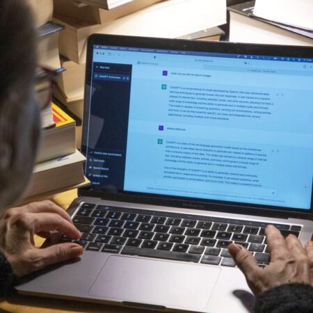 Experiență: Chat GPT n-a avut timp de conversații! Scorul anticipat al inteligenței artificiale în România