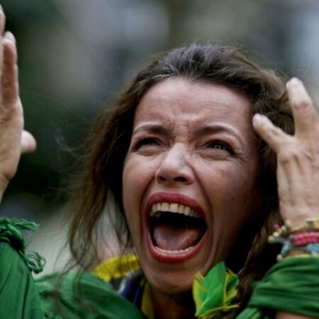 Brazilia, asfixiată de datorii, vinde un stadion emblematic: furia publicului generează un scandal exploziv.