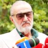 „Refuză să facă asta. Se face de râs până în cele mai adânci adâncuri.”