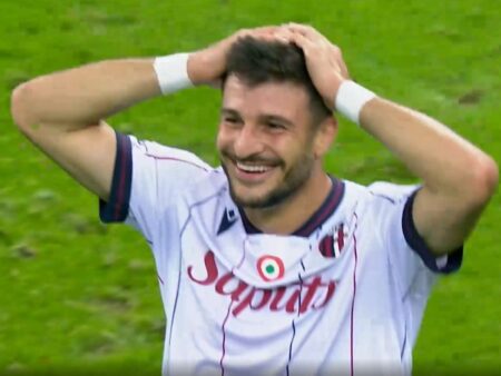 Umilință majoră pentru apărarea FCSB » Jucătorul de la Bologna l-a copiat pe Zidane în careu, apoi a început să râdă