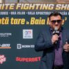 Luptătorii de la Dynamite Fighting Show interacționează cu fanii la mall înainte de gala din 24 octombrie