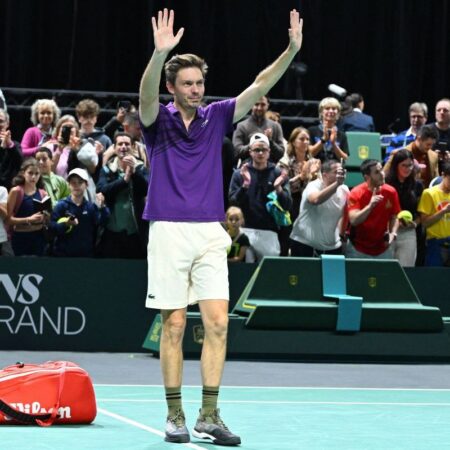 A încheiat-și cariera la 43 de ani, la Paris, după ce în 2010 a fost protagonistul celui mai lung meci din istorie.