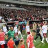 Ultrașii au perturbat momentul de reculegere de la Dinamo – Rapid. Crainicul le-a reproșat giuleștenilor: „Respectul nu se discută”