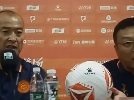 Antrenorul lui Asamoah a reacționat vehement după accidentarea gravă a fostului jucător de la FCU Craiova: ”Așa îți instruiești jucătorii?”