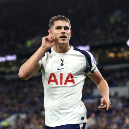 Concurentul lui Radu Drăgușin a realizat o „dublă” impresionantă în victoria echipei Tottenham » Pe ce poziție a urcat Spurs în Premier League