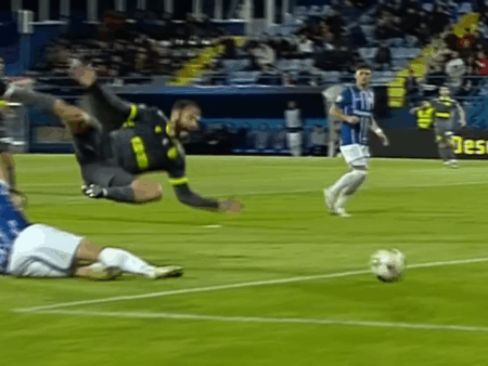 Radu Petrescu, „praf” la FCV Farul Constanța