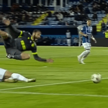 Radu Petrescu, „praf” la FCV Farul Constanța