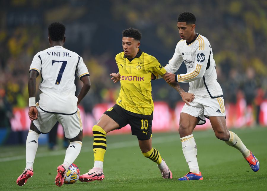Jadon Sancho, evoluând pentru Borussia Dortmund împotriva lui Real Madrid, în finala UEFA Champions League Edin Terzic aruncă bomba! Pe cine pariază fostul tehnician al Borussiei Dortmund în lupta pentru Balonul de Aur