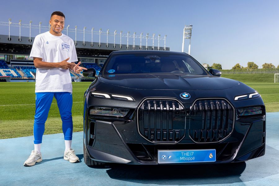 Mbappe și noua sa mașină Mbappe a primit un BMW nou, dar nu-l poate conduce dintr-un motiv surprinzător!