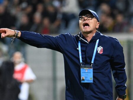 Leo Grozavu agită atmosfera la Botoșani: „În etapa a 12-a nu se oferă premii!”