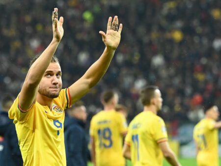 Doi fotbaliști români de la națională, încă fără contracte! Unul dintre ei este campion cu FCSB.