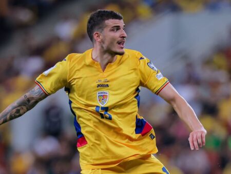 Mircea Lucescu l-a abordat pe Valentin Mihăilă în timpul meciului cu Austria. Mesajul selecționerului.
