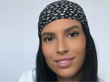 Elegantă și senzuală: Mădălina Gherghi, „rezervă“ la meciul lui Dinamo, a captiv un întreg stadion