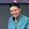 Simona Halep uimește la Dubai! A abandonat racheta pentru a purta fularul echipei românești pe care o susține