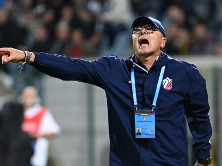 Leo Grozavu, iritat după FC Argeș – FC Botoșani 0-0: „Ar trebui să fac un pas înapoi?”