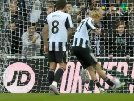 Iată cum arată penalty-ul perfect, care „îți rupe glezna.” Comentariul lui Costel Pantilimon despre această reușită rară din Premier League.